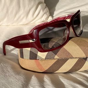 Burberry Sunglasses in Burgundy & Case